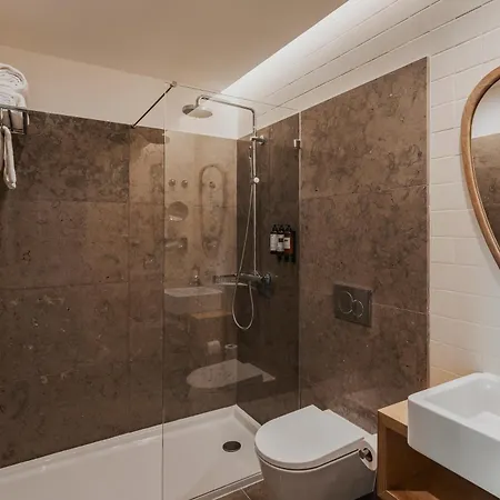 Vincci Baixa מלון דירות 4*